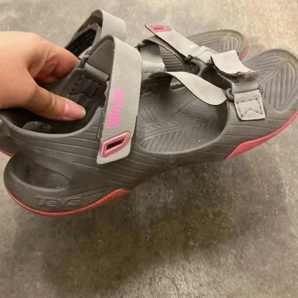 Teva sandals - Picture 6 of 8